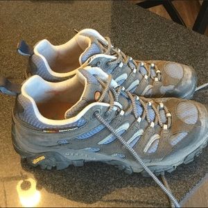 Women’s Merrell Moab 2.0 Ventilated Hiking Shoes